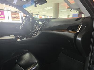 2017 Cadillac Escalade ESV Premium Luxury   - Photo 14 - Hamilton, OH 45015