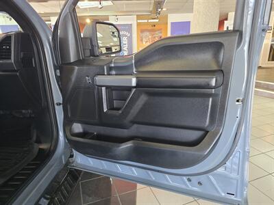 2019 Ford F-150 XLT SUPER CREW 4X4   - Photo 12 - Hamilton, OH 45015