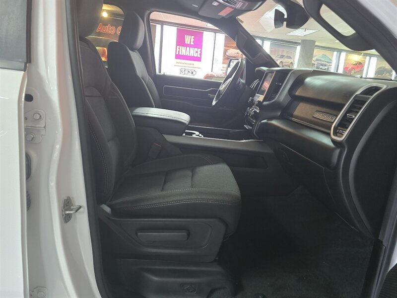 2020 RAM 1500 Big Horn/CREW CAB/HEMI/4X4 - Photo 15 - Hamilton, OH 45015
