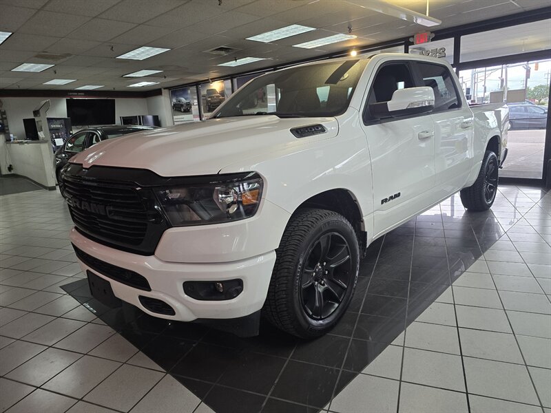 2020 RAM 1500 Big Horn/CREW CAB/HEMI/4X4   - Photo 1 - Hamilton, OH 45015