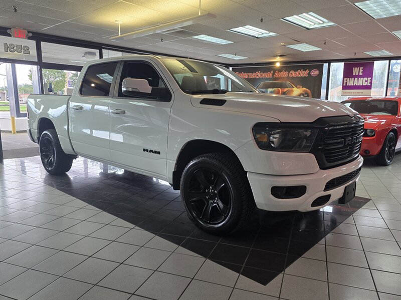 2020 RAM 1500 Big Horn/CREW CAB/HEMI/4X4 - Photo 3 - Hamilton, OH 45015