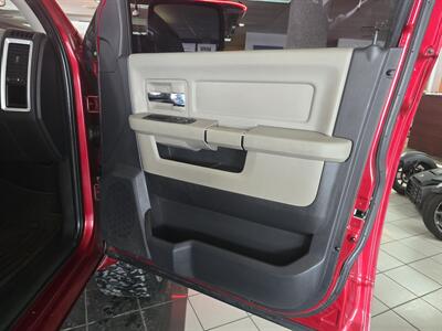 2010 Dodge Ram 1500 SLT   - Photo 11 - Hamilton, OH 45015