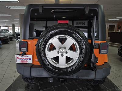 2012 Jeep Wrangler Unlimited Sahara 4DR SUV 4X4   - Photo 5 - Hamilton, OH 45015