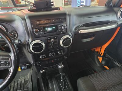 2012 Jeep Wrangler Unlimited Sahara 4DR SUV 4X4   - Photo 27 - Hamilton, OH 45015