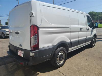 2017 Ford Transit 250 3DR CARGO VAN W/60/40 LOW ROOF   - Photo 5 - Hamilton, OH 45015