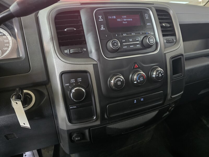 2013 RAM 1500 Express 2DR REGULAR CAB 4X4 - Photo 17 - Hamilton, OH 45015