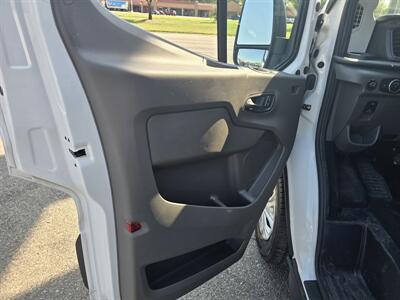 2024 Ford Transit 350 XLT 3DR MIDIUM ROOF PASSENGER VAN   - Photo 7 - Hamilton, OH 45015