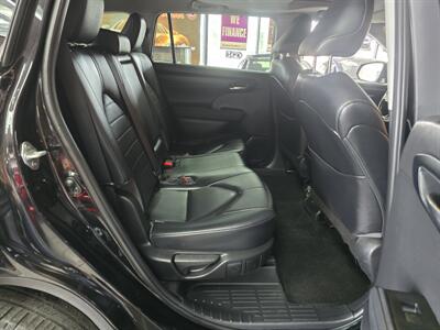 2023 Toyota Highlander XLE   - Photo 17 - Hamilton, OH 45015