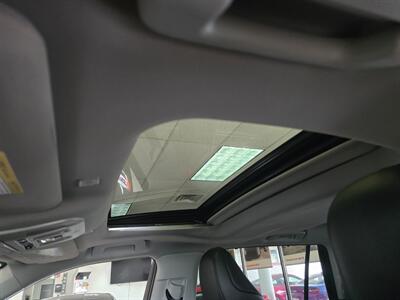 2023 Toyota Highlander XLE   - Photo 30 - Hamilton, OH 45015