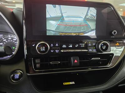 2023 Toyota Highlander XLE   - Photo 20 - Hamilton, OH 45015
