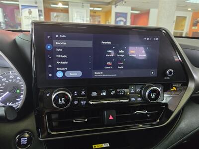 2023 Toyota Highlander XLE   - Photo 22 - Hamilton, OH 45015
