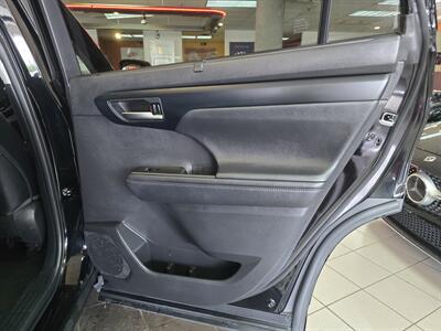2023 Toyota Highlander XLE   - Photo 16 - Hamilton, OH 45015