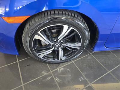 2018 Honda Civic Touring 2DR COUPE   - Photo 29 - Hamilton, OH 45015