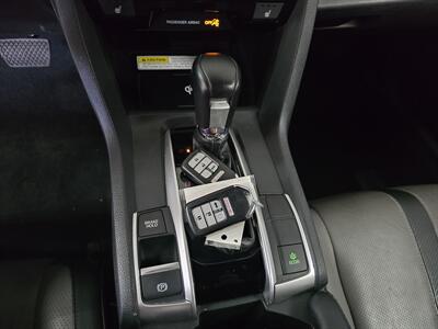 2018 Honda Civic Touring 2DR COUPE   - Photo 17 - Hamilton, OH 45015