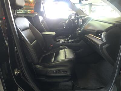 2021 Chevrolet Traverse LT Leather 4DR SUV   - Photo 12 - Hamilton, OH 45015
