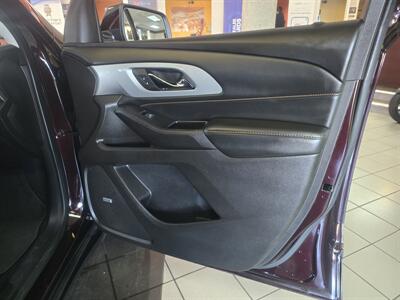 2021 Chevrolet Traverse LT Leather 4DR SUV   - Photo 11 - Hamilton, OH 45015