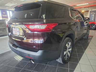 2021 Chevrolet Traverse LT Leather 4DR SUV   - Photo 4 - Hamilton, OH 45015