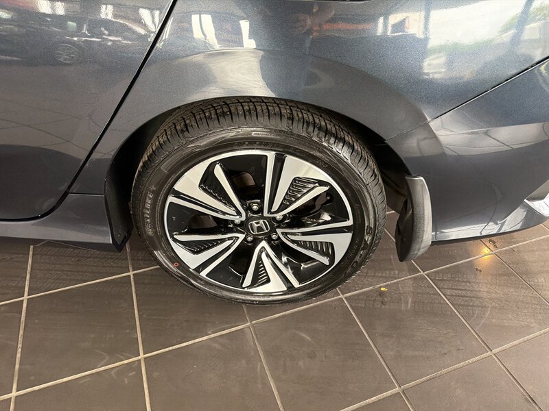 2018 Honda Civic EX-T - Photo 29 - Hamilton, OH 45015