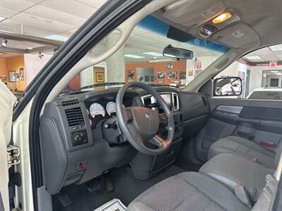 2008 Dodge Ram 1500 SLT 4dr Quad Cab 4X4   - Photo 11 - Hamilton, OH 45015