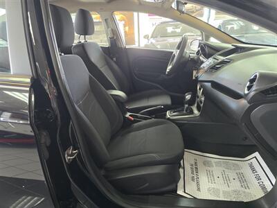 2017 Ford Fiesta SE 4DR SEDAN   - Photo 14 - Hamilton, OH 45015