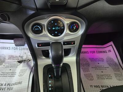 2017 Ford Fiesta SE 4DR SEDAN   - Photo 21 - Hamilton, OH 45015