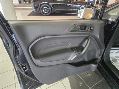 2017 Ford Fiesta SE 4DR SEDAN   - Photo 8 - Hamilton, OH 45015