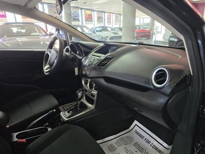 2017 Ford Fiesta SE 4DR SEDAN   - Photo 13 - Hamilton, OH 45015