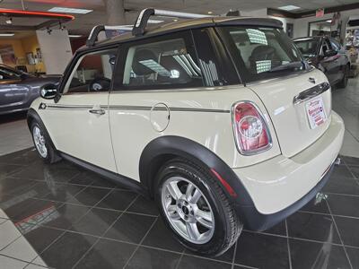 2013 MINI Cooper Cooper 2DR HATCHBACK   - Photo 7 - Hamilton, OH 45015