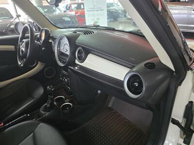 2013 MINI Cooper Cooper 2DR HATCHBACK   - Photo 14 - Hamilton, OH 45015