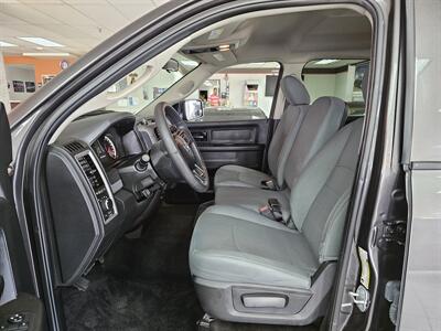 2018 RAM 1500 Express-CREW CAB-4X4-HEMI   - Photo 9 - Hamilton, OH 45015