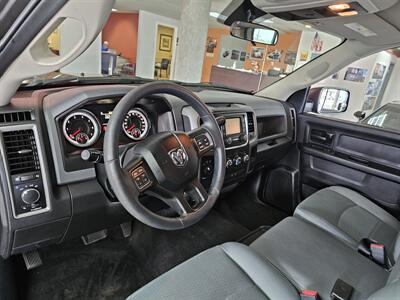 2018 RAM 1500 Express-CREW CAB-4X4-HEMI   - Photo 11 - Hamilton, OH 45015