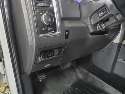 2012 RAM 1500 Laramie Limited 4DR CREW CAB 4X4/HEMI   - Photo 19 - Hamilton, OH 45015