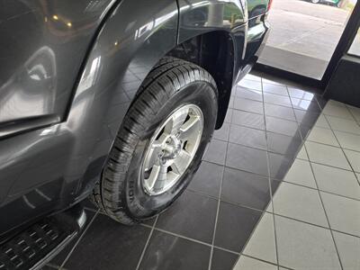 2006 Toyota 4Runner SR5   - Photo 34 - Hamilton, OH 45015