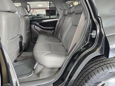 2006 Toyota 4Runner SR5   - Photo 12 - Hamilton, OH 45015