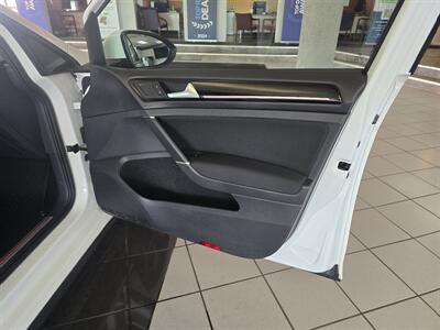 2017 Volkswagen Golf GTI S 4DR HATCHBACK   - Photo 12 - Hamilton, OH 45015