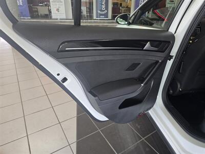 2017 Volkswagen Golf GTI S 4DR HATCHBACK   - Photo 10 - Hamilton, OH 45015