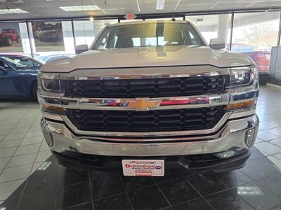 2017 Chevrolet Silverado 1500 LT-CREW CAB-4X4/V8   - Photo 2 - Hamilton, OH 45015