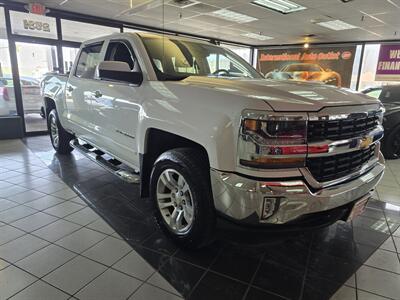 2017 Chevrolet Silverado 1500 LT-CREW CAB-4X4/V8   - Photo 3 - Hamilton, OH 45015
