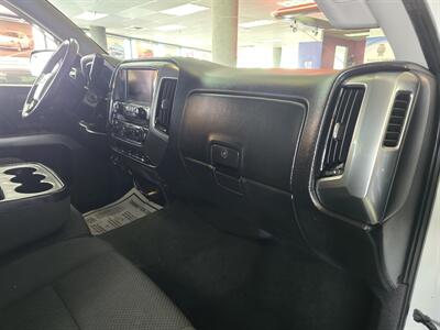 2017 Chevrolet Silverado 1500 LT-CREW CAB-4X4/V8   - Photo 11 - Hamilton, OH 45015