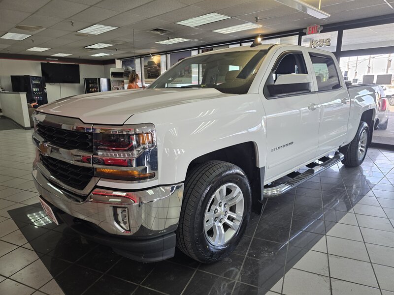 2017 Chevrolet Silverado 1500 LT-CREW CAB-4X4/V8   - Photo 1 - Hamilton, OH 45015
