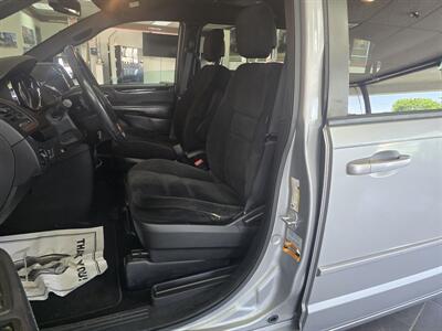 2017 Dodge Grand Caravan SE 4DR MINI-VAN   - Photo 9 - Hamilton, OH 45015