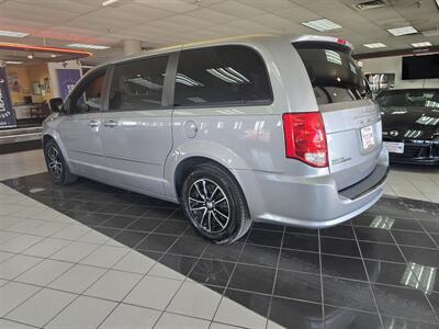2017 Dodge Grand Caravan SE 4DR MINI-VAN   - Photo 6 - Hamilton, OH 45015