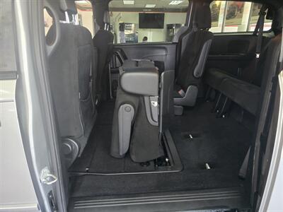 2017 Dodge Grand Caravan SE 4DR MINI-VAN   - Photo 12 - Hamilton, OH 45015