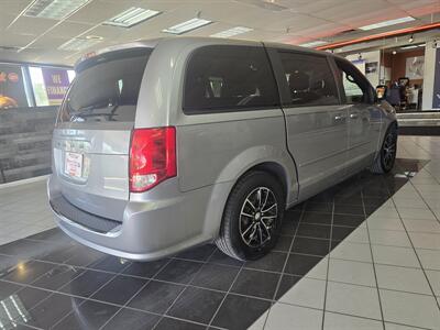 2017 Dodge Grand Caravan SE 4DR MINI-VAN   - Photo 4 - Hamilton, OH 45015