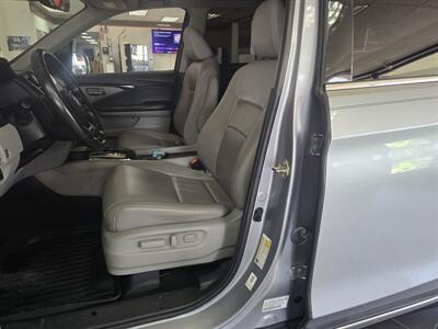 2019 Honda Pilot Touring 4DR SUV AWD   - Photo 9 - Hamilton, OH 45015