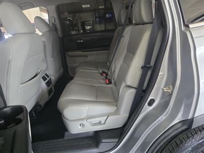 2019 Honda Pilot Touring 4DR SUV AWD   - Photo 12 - Hamilton, OH 45015