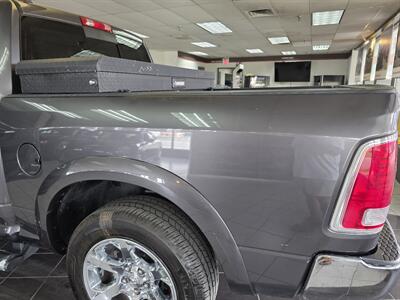 2017 RAM 1500 Laramie CREW CAB 4X4   - Photo 11 - Hamilton, OH 45015