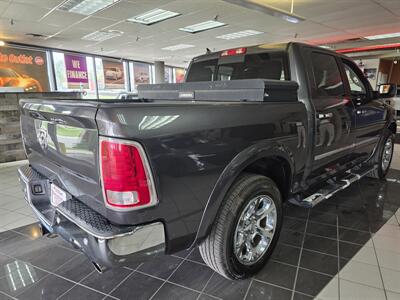 2017 RAM 1500 Laramie CREW CAB 4X4   - Photo 18 - Hamilton, OH 45015