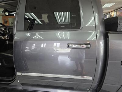 2017 RAM 1500 Laramie CREW CAB 4X4   - Photo 12 - Hamilton, OH 45015