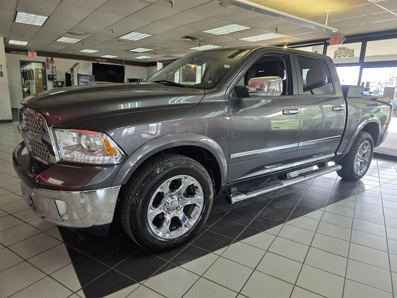 2017 RAM 1500 Laramie CREW CAB 4X4   - Photo 1 - Hamilton, OH 45015